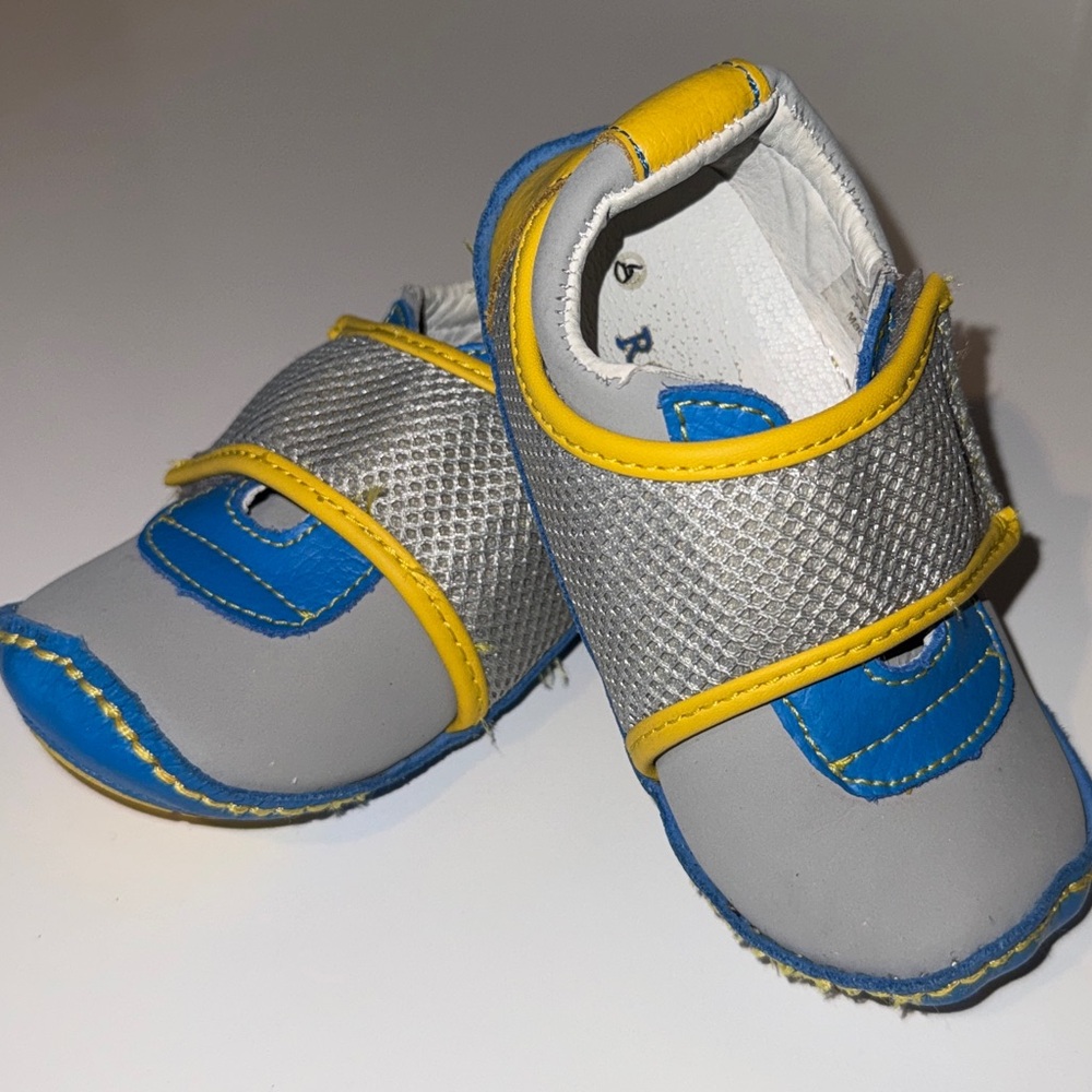 Rileyroos Raegan Blast Barefoot Baby shoe 18-24 months infant 6-7 hard sole